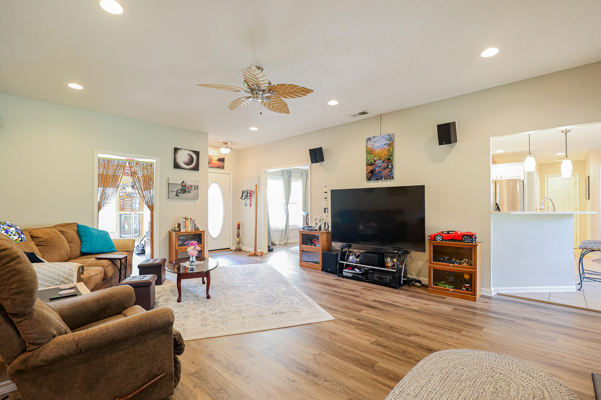 7131 Lovelaceville Road Paducah, KY 42001 - Photo 13 of 45 Living Room
