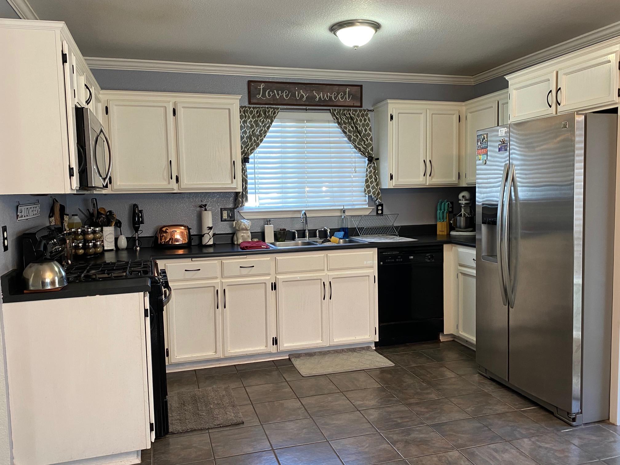107 Berkeley Street Rio Dell, CA 95562 - Photo 8 of 33