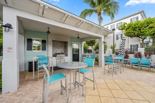$7,000 | 376 West Mallory Circle, Delray Beach, FL 33483