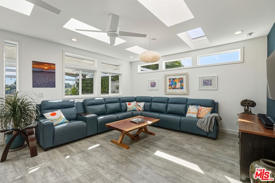 29500 Heathercliff Road, Unit 105 Malibu, CA 90265 - Photo 13 of 68