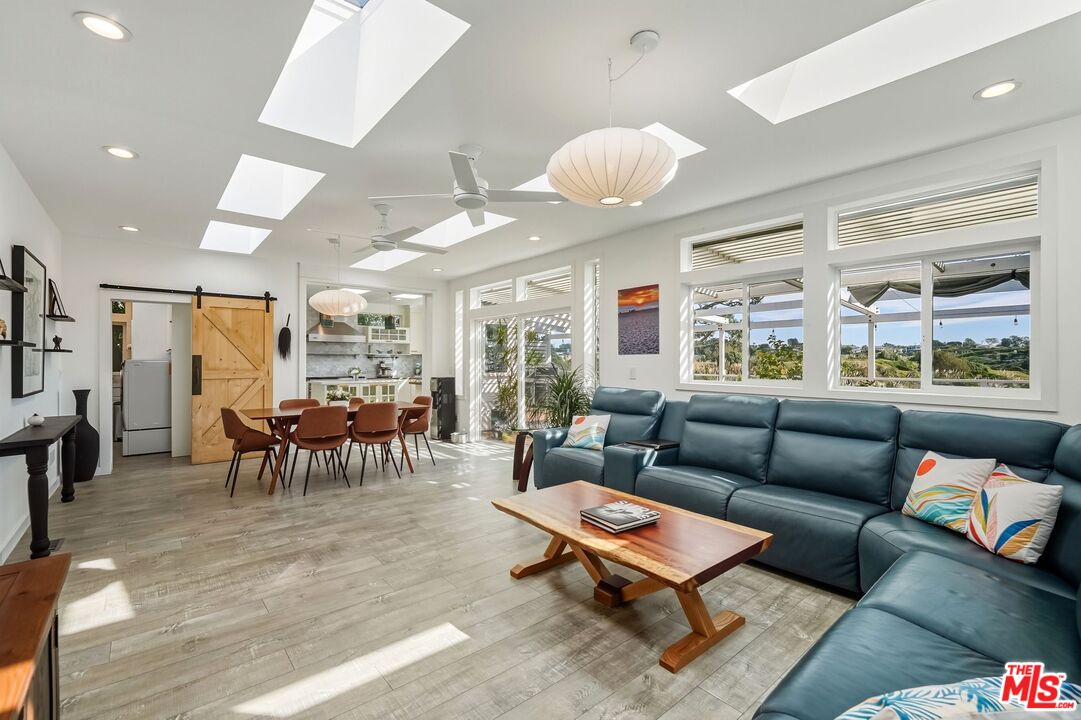 29500 Heathercliff Road, Unit 105 Malibu, CA 90265 - Photo 15 of 68