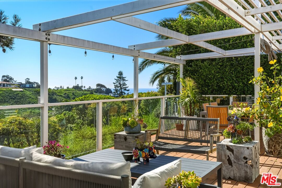 29500 Heathercliff Road, Unit 105 Malibu, CA 90265 - Photo 20 of 68