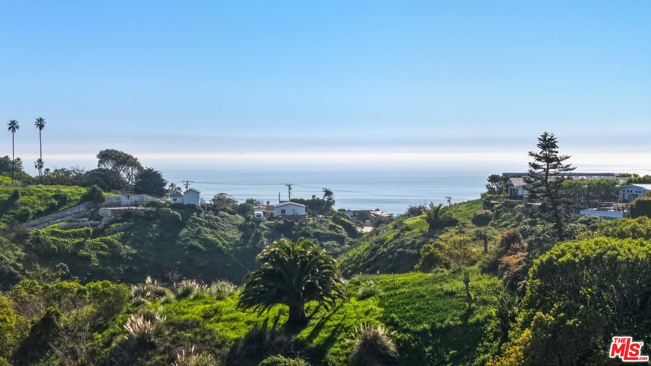 29500 Heathercliff Road, Unit 105 Malibu, CA 90265 - Photo 24 of 68
