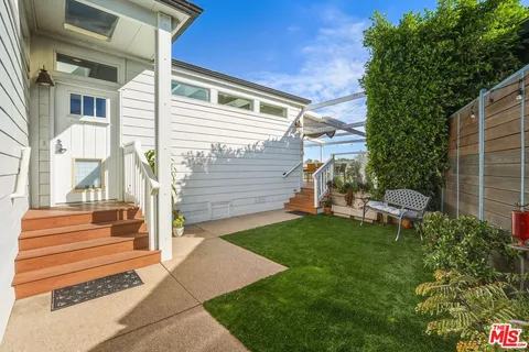 $2,249,000 | 29500 Heathercliff Road, Unit 105, Malibu, CA 90265