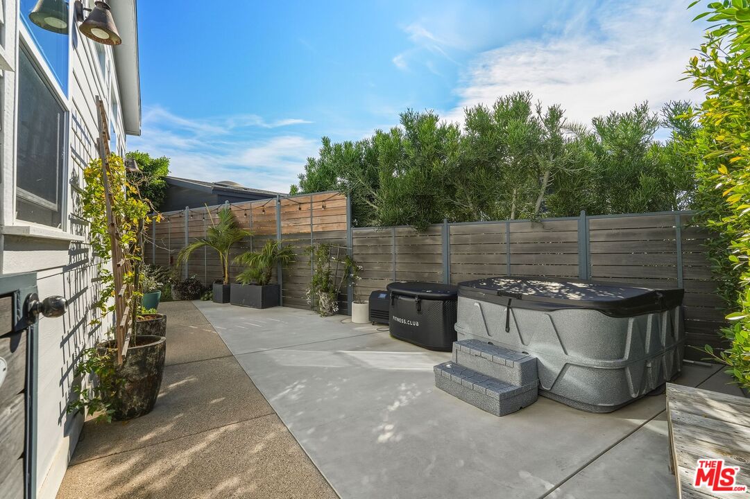 29500 Heathercliff Road, Unit 105 Malibu, CA 90265 - Photo 27 of 68