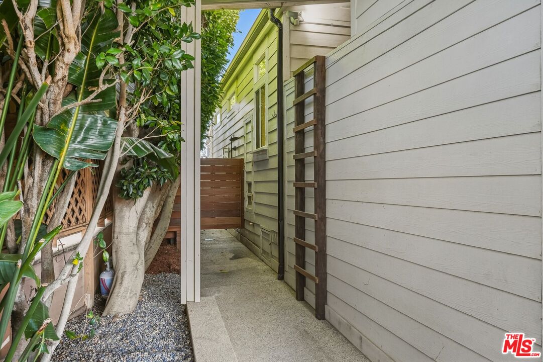 29500 Heathercliff Road, Unit 105 Malibu, CA 90265 - Photo 54 of 68