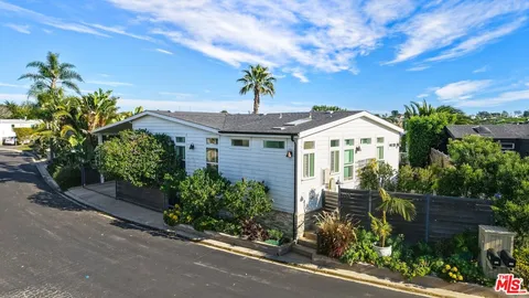 $2,249,000 | 29500 Heathercliff Road, Unit 105, Malibu, CA 90265
