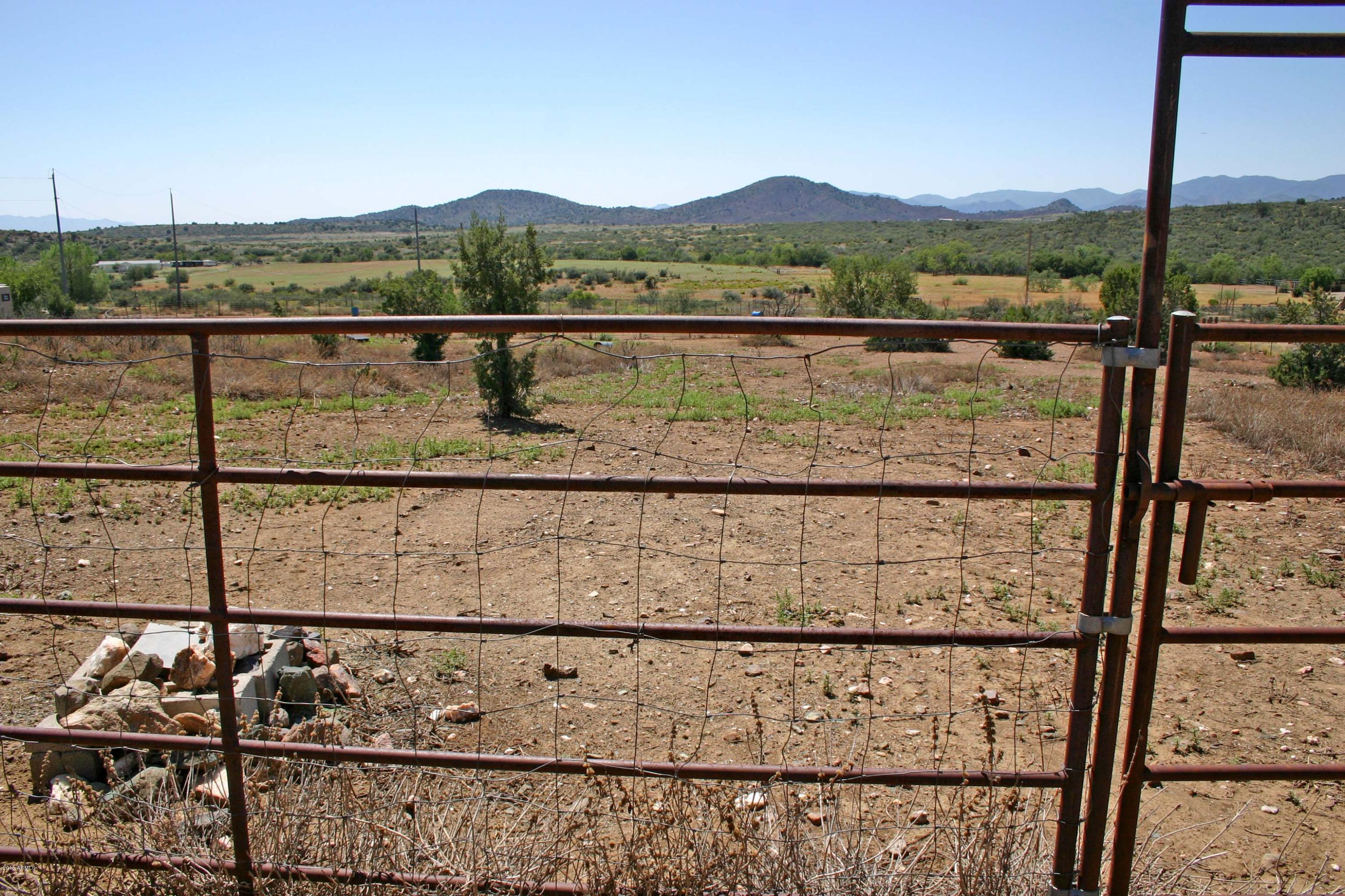 11390 South Hackberry Road Mayer, AZ 86333 - Photo 55 of 61 Rodriguez166MtnsPipeRail