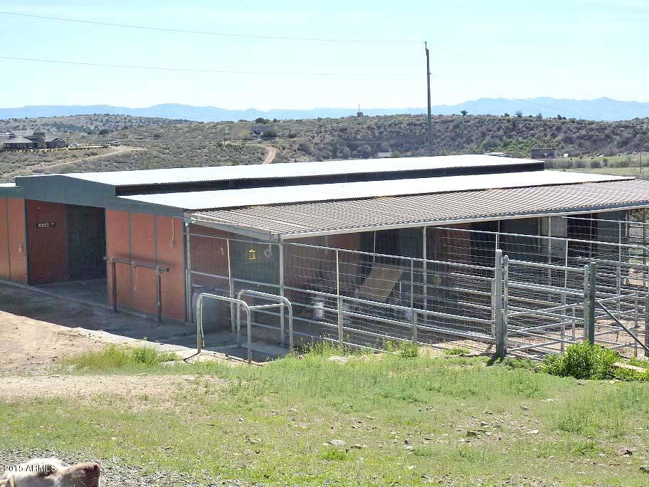 11390 South Hackberry Road Mayer, AZ 86333 - Photo 8 of 61 RodriguezBarnLongShot