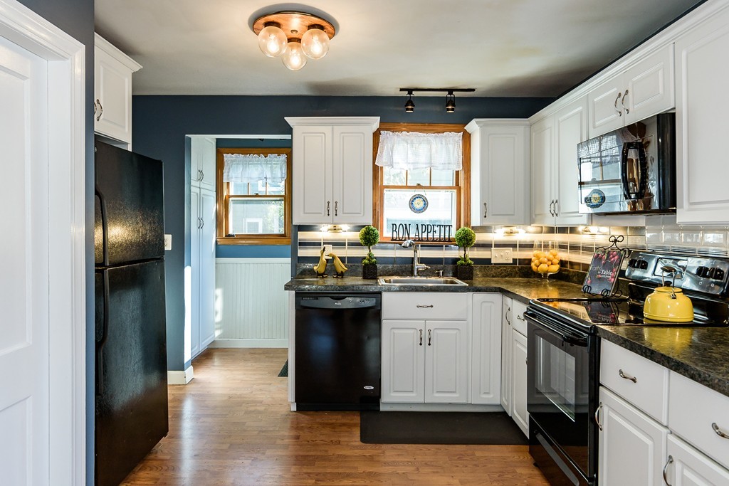 35 Bellevue Road Swampscott, MA 01907 - Photo 10 of 20 Gallery Image 10