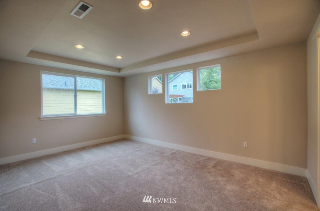 4264 Harris Road Southeast Port Orchard, WA 98366 - Photo 13 of 14 Gallery Image 13