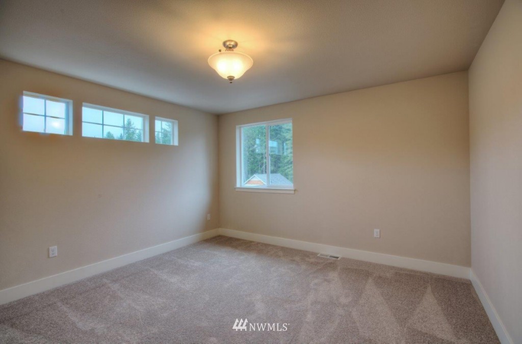 4264 Harris Road Southeast Port Orchard, WA 98366 - Photo 8 of 14 Gallery Image 8
