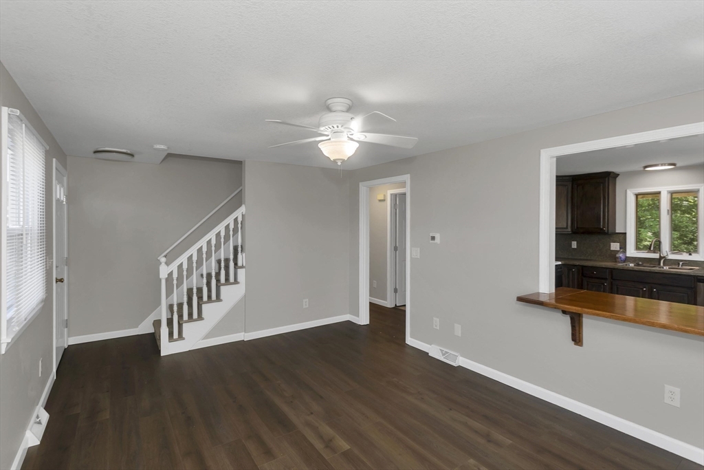 105 Mazarin Street Springfield, MA 01151 - Photo 9 of 25