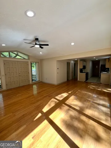 a view of a livingroom with furniture
