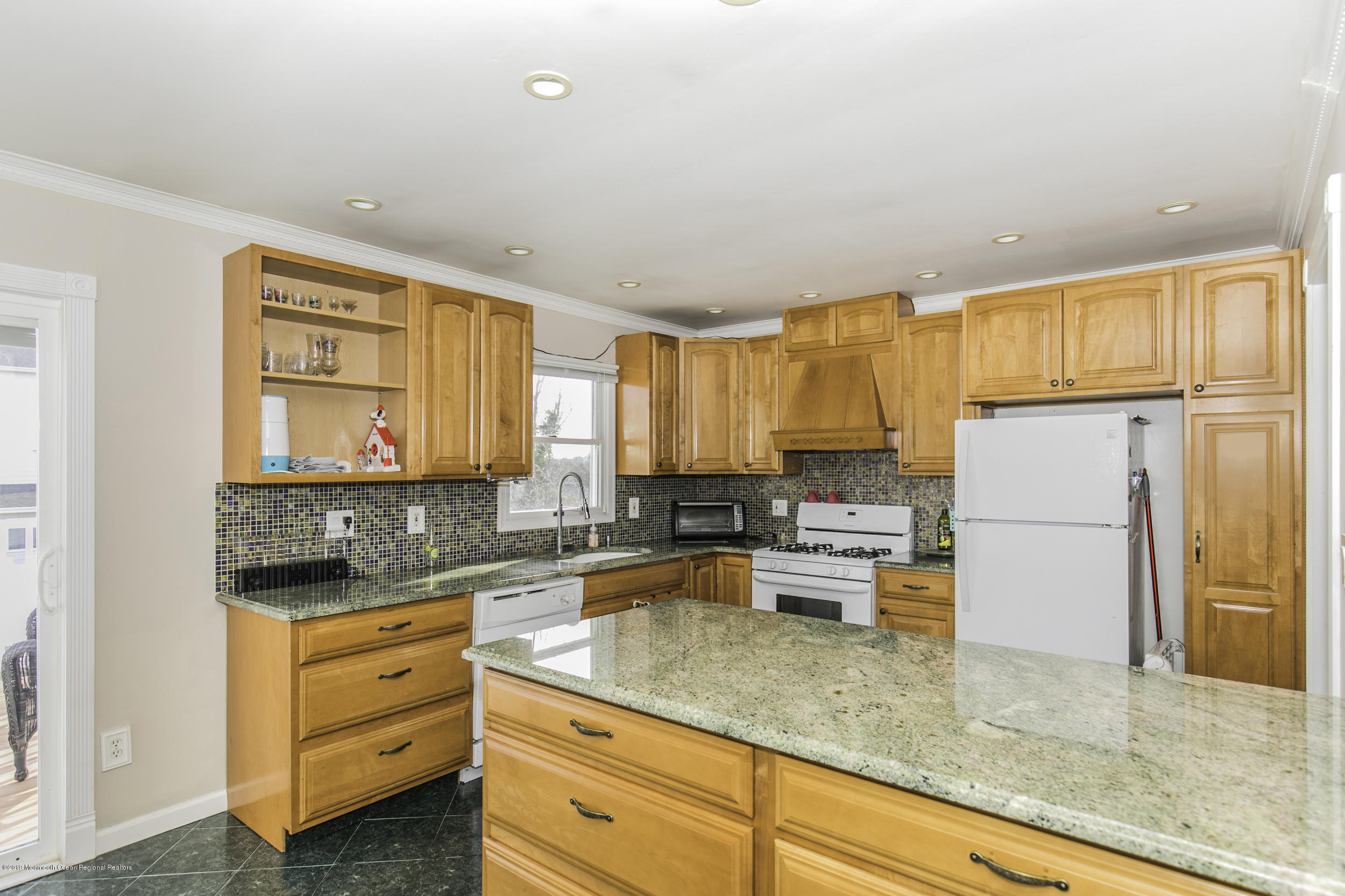 127 Valley Road Neptune Township, NJ 07753 - Photo 11 of 38 SharkRiv_24