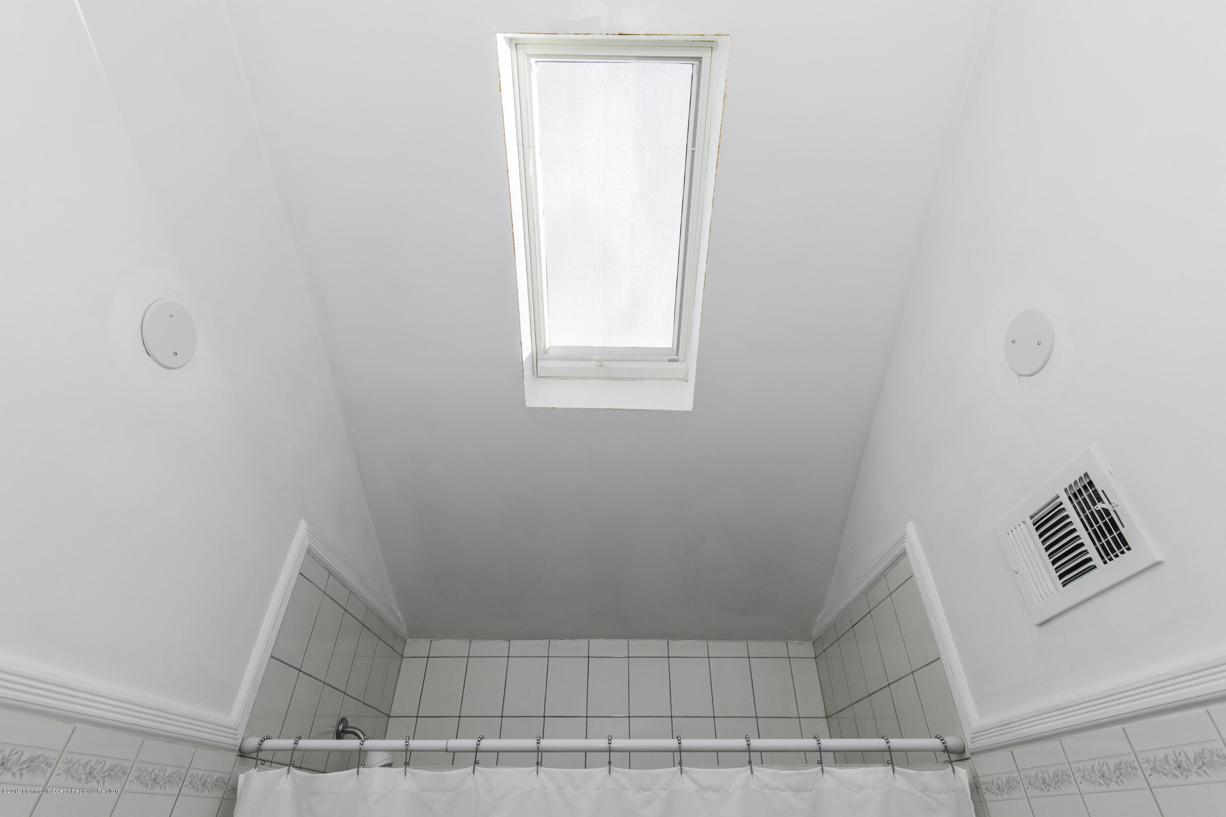 127 Valley Road Neptune Township, NJ 07753 - Photo 17 of 38 SharkRiv_34