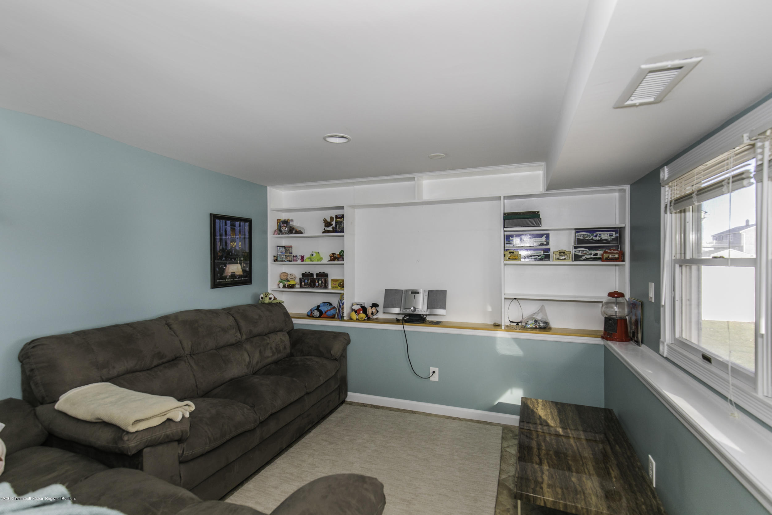 127 Valley Road Neptune Township, NJ 07753 - Photo 18 of 38 SharkRiv_19