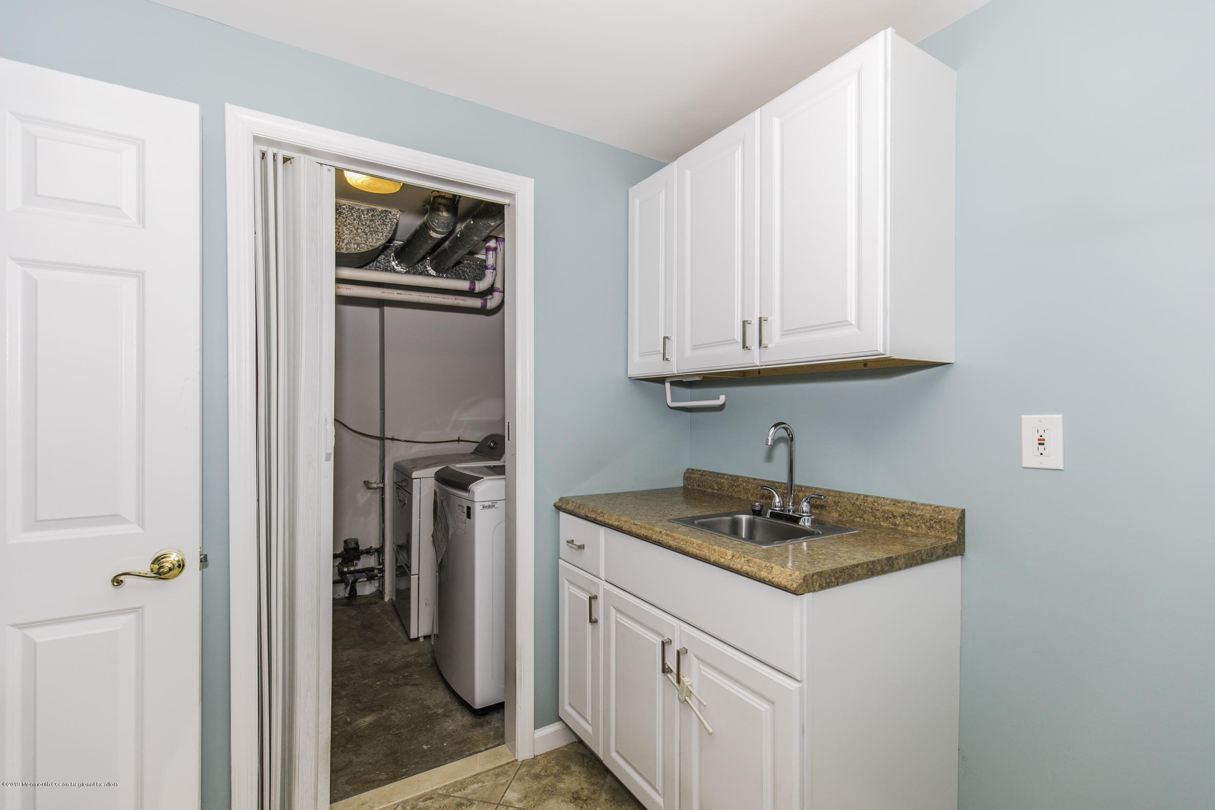 127 Valley Road Neptune Township, NJ 07753 - Photo 21 of 38 SharkRiv_17