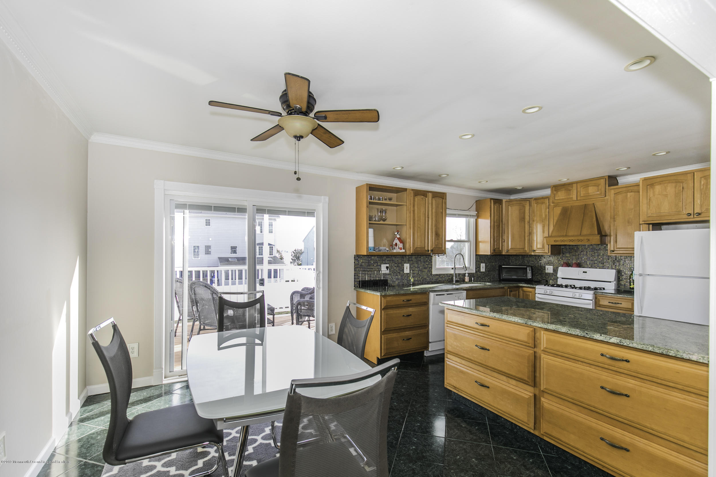 127 Valley Road Neptune Township, NJ 07753 - Photo 4 of 38 SharkRiv_25