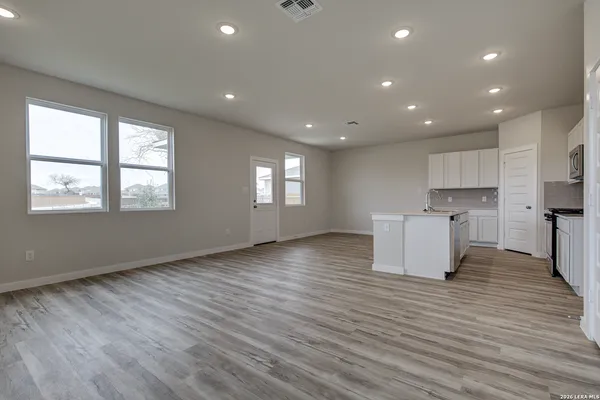 $298,061 | 5610 Franklin Hills, Von Ormy, TX 78073