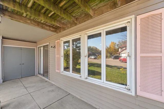 $215,000 | 20 Elm Court, Unit 3, Bolingbrook, IL 60440