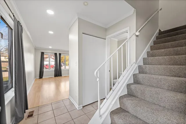 $215,000 | 20 Elm Court, Unit 3, Bolingbrook, IL 60440