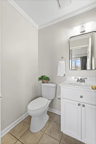 $215,000 | 20 Elm Court, Unit 3, Bolingbrook, IL 60440