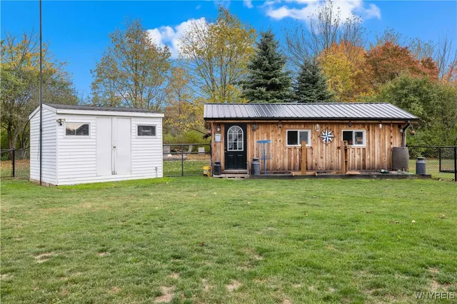 $435,000 | 6461 Hackberry Drive, Hamburg, NY 14085