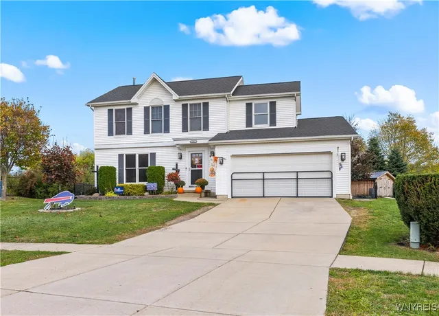 $435,000 | 6461 Hackberry Drive, Hamburg, NY 14085