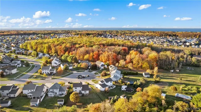 $435,000 | 6461 Hackberry Drive, Hamburg, NY 14085