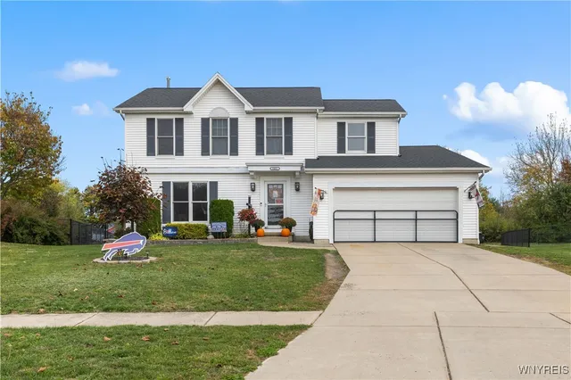 $435,000 | 6461 Hackberry Drive, Hamburg, NY 14085