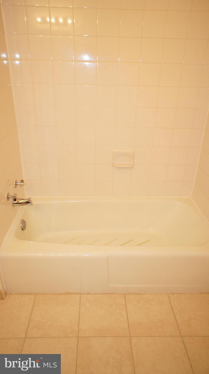 1405 Northgate Square, Unit 32B Reston, VA 20190 - Photo 15 of 18 Second Bath
