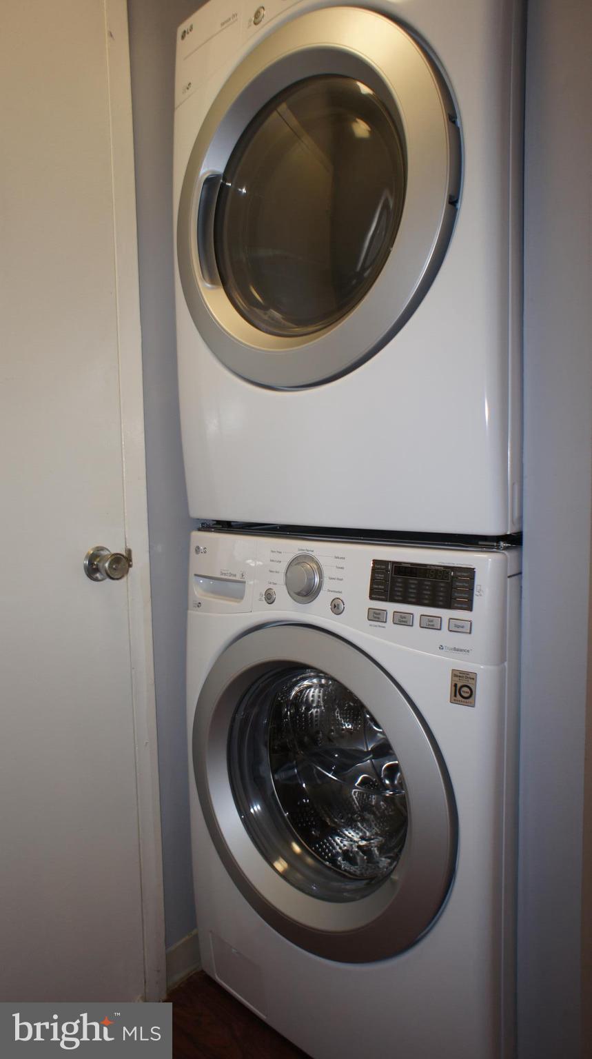 1405 Northgate Square, Unit 32B Reston, VA 20190 - Photo 16 of 18 Washer & Dryer