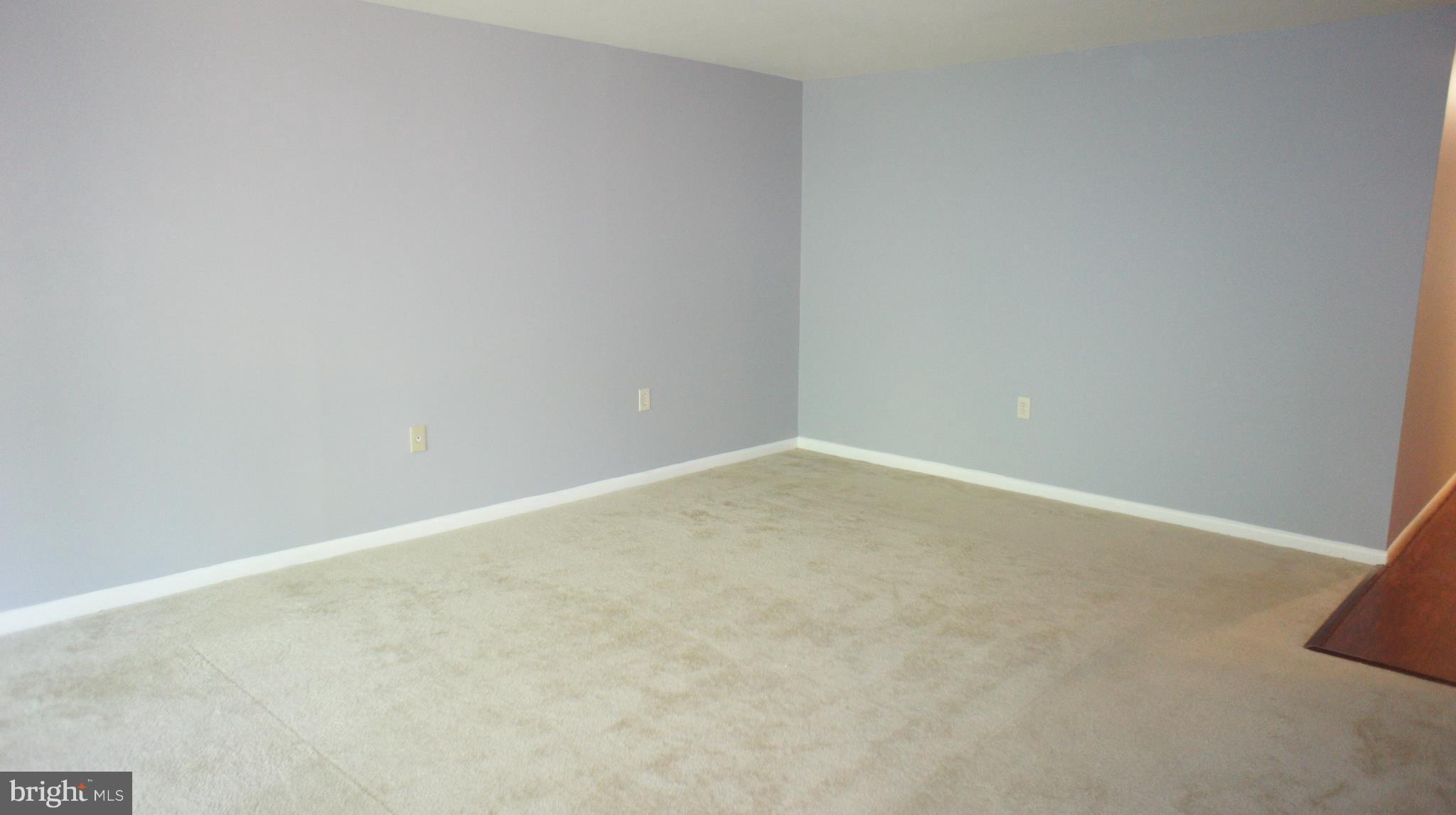 1405 Northgate Square, Unit 32B Reston, VA 20190 - Photo 4 of 18 Living Room