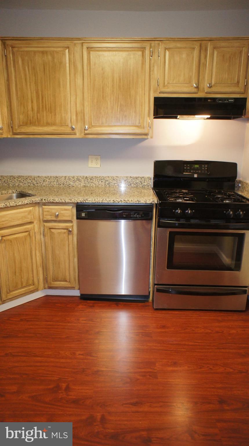 1405 Northgate Square, Unit 32B Reston, VA 20190 - Photo 6 of 18 Kitchen