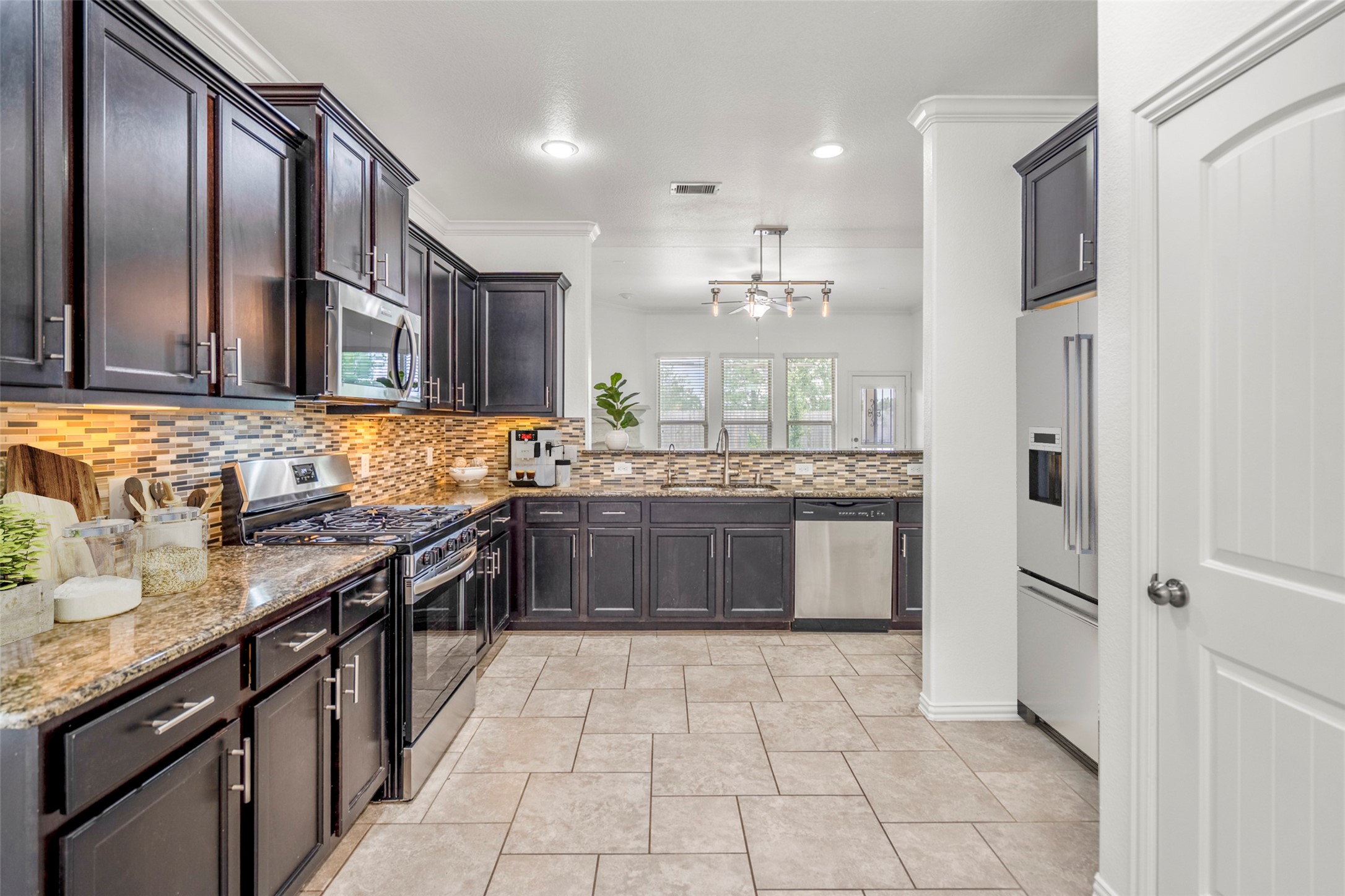 31767 Chapel Rock Lane Spring, TX 77386 - Photo 10 of 45