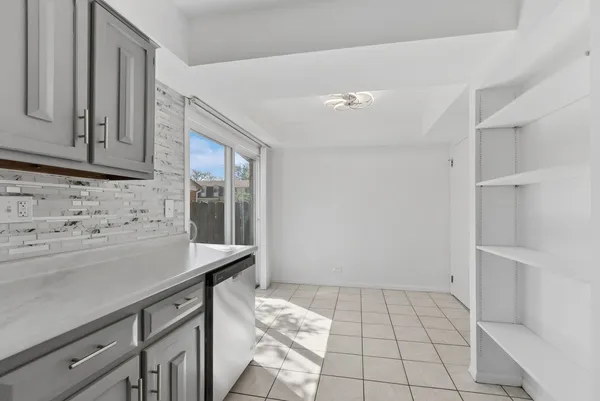 $135,000 | 2033 Lioncrest Drive, Richton Park, IL 60471