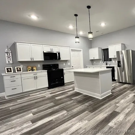 $3,589,900 | 26450 Eagle Point Road, Unit 1415 47' LAKEFRONT, Barnett, MO 65011