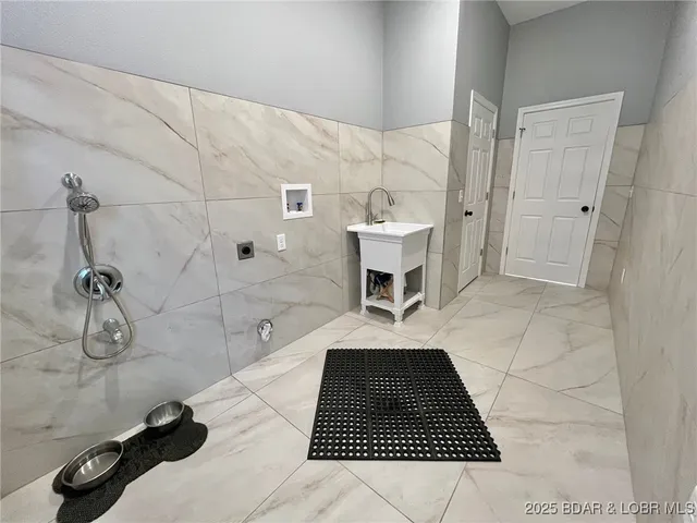 $3,589,900 | 26450 Eagle Point Road, Unit 1415 47' LAKEFRONT, Barnett, MO 65011