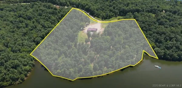 $3,589,900 | 26450 Eagle Point Road, Unit 1415 47' LAKEFRONT, Barnett, MO 65011