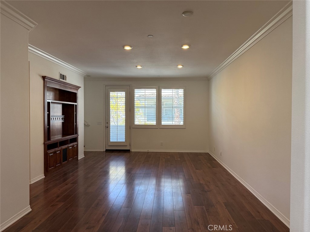 81 Bixby Circle Buena Park, CA 90621 - Photo 2 of 16