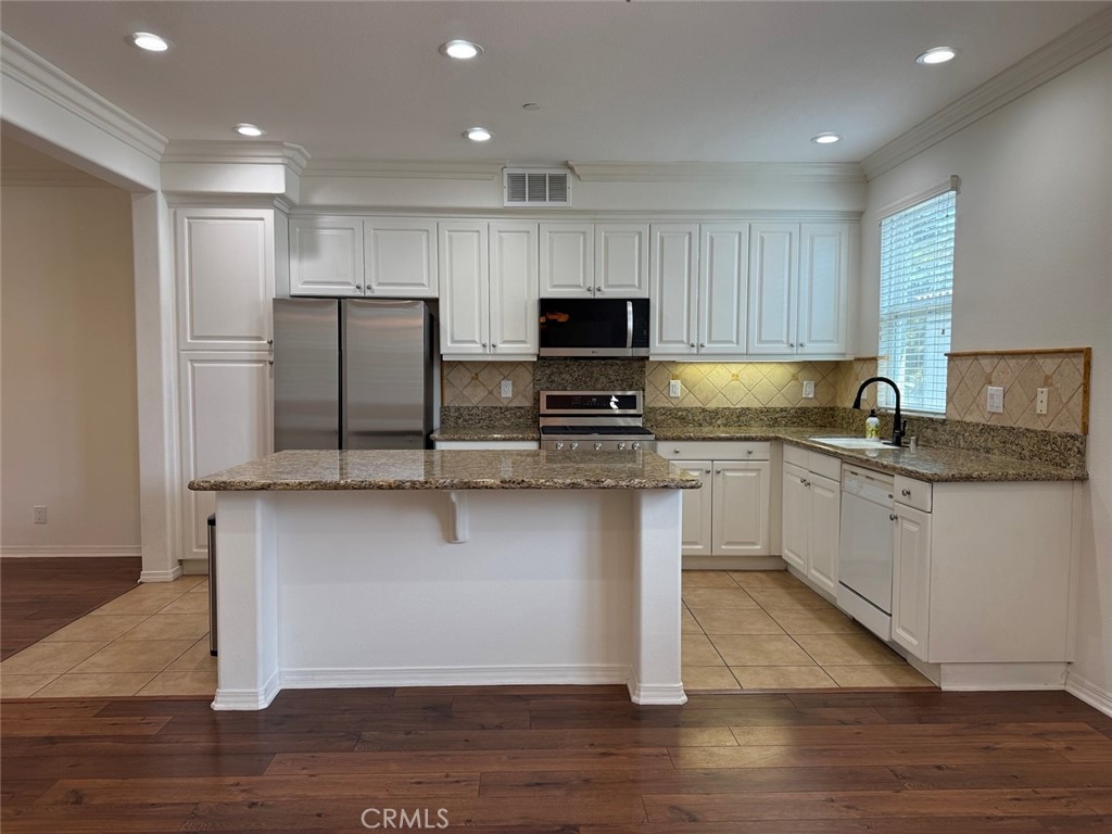 81 Bixby Circle Buena Park, CA 90621 - Photo 3 of 16