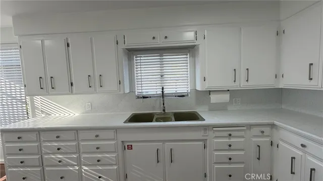 $3,700 | 3590 Buchanan Street, Riverside, CA 92503