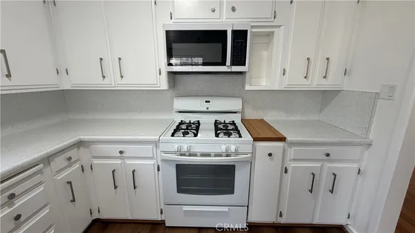 $3,500 | 3590 Buchanan Street, Riverside, CA 92503