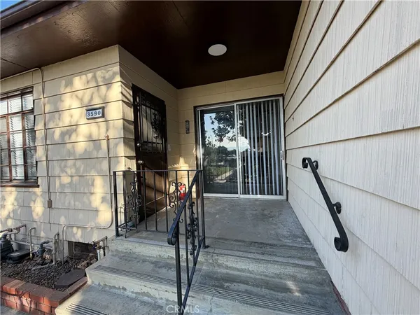 $3,500 | 3590 Buchanan Street, Riverside, CA 92503