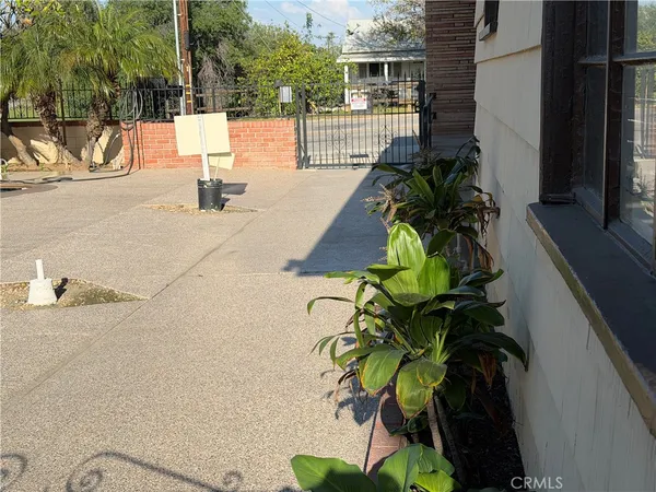 $3,500 | 3590 Buchanan Street, Riverside, CA 92503