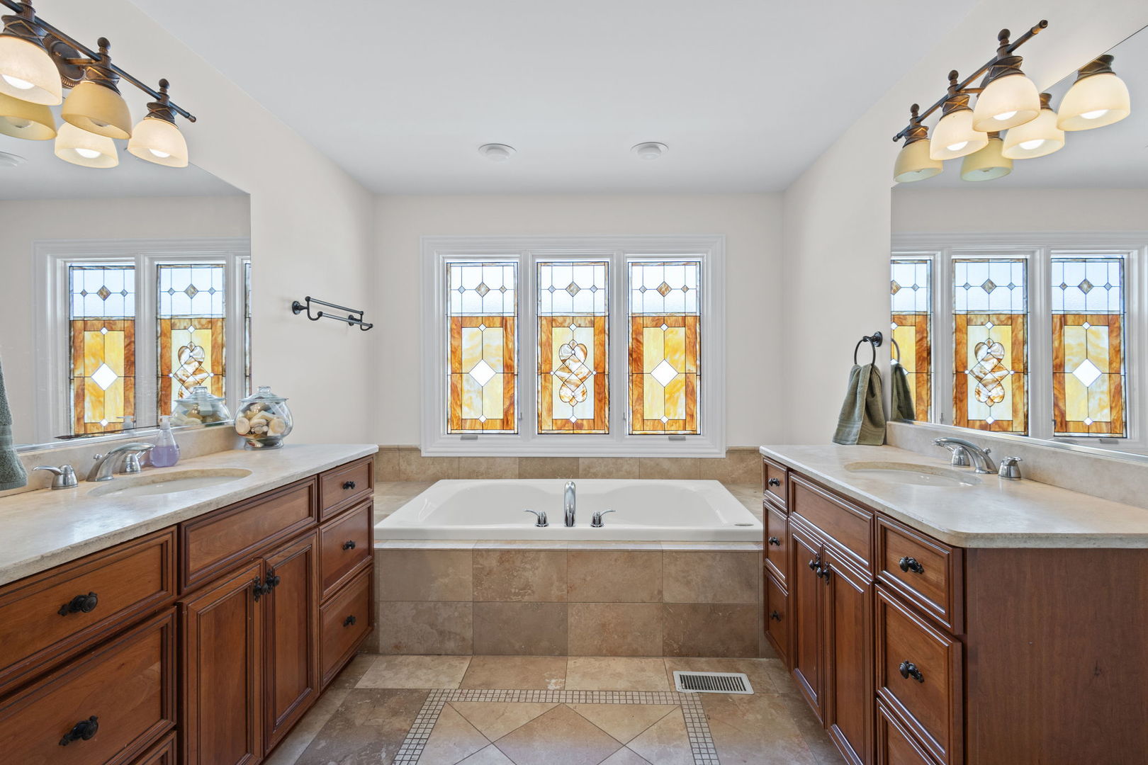 1148 Kenton Road Deerfield, IL 60015 - Photo 9 of 22 Gallery Image 9