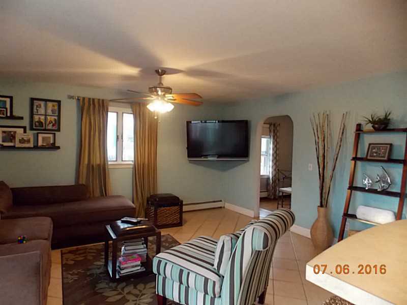 171 Woodhaven Road Pawtucket, RI 02861 - Photo 12 of 21 Den/Family/Great Room.