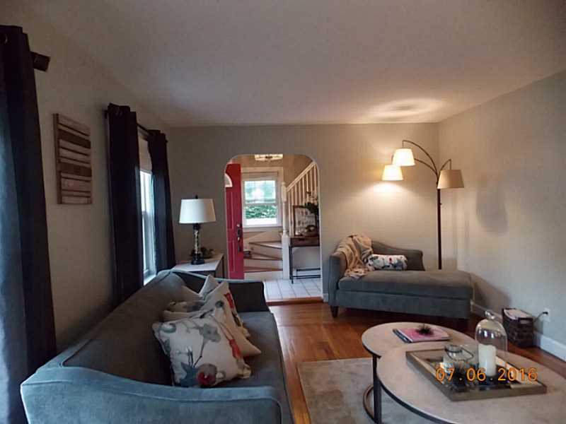 171 Woodhaven Road Pawtucket, RI 02861 - Photo 4 of 21 Living Room.