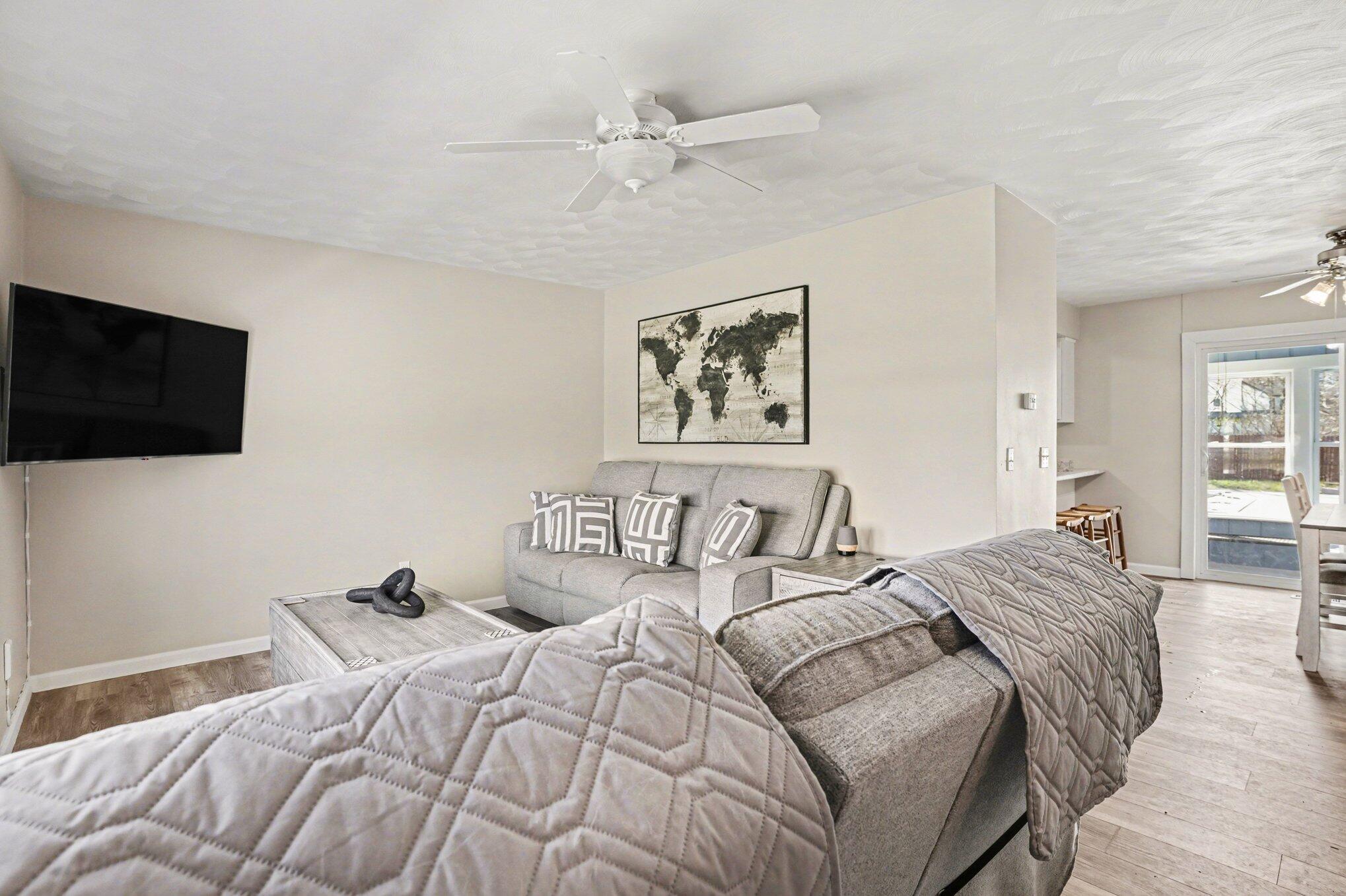 58446 Greenfield Court Three Rivers, MI 49093 - Photo 5 of 34 005_file_2041